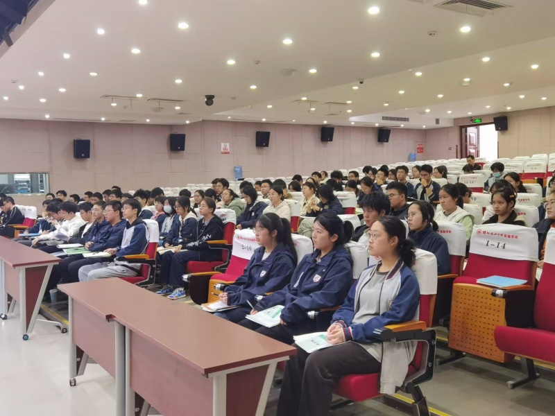 定目標(biāo)，堅(jiān)信念，沖清北——高2023級課改班動(dòng)員大會